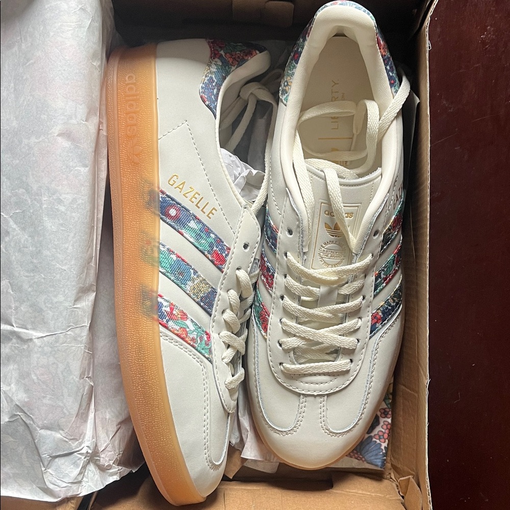 “Adidas” gazelles x liberty London PLEASE READ